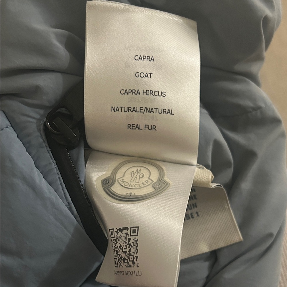 Moncler Sky Blue Puffer Jacket with White Faux Fur Collar - Picture 7 of 8